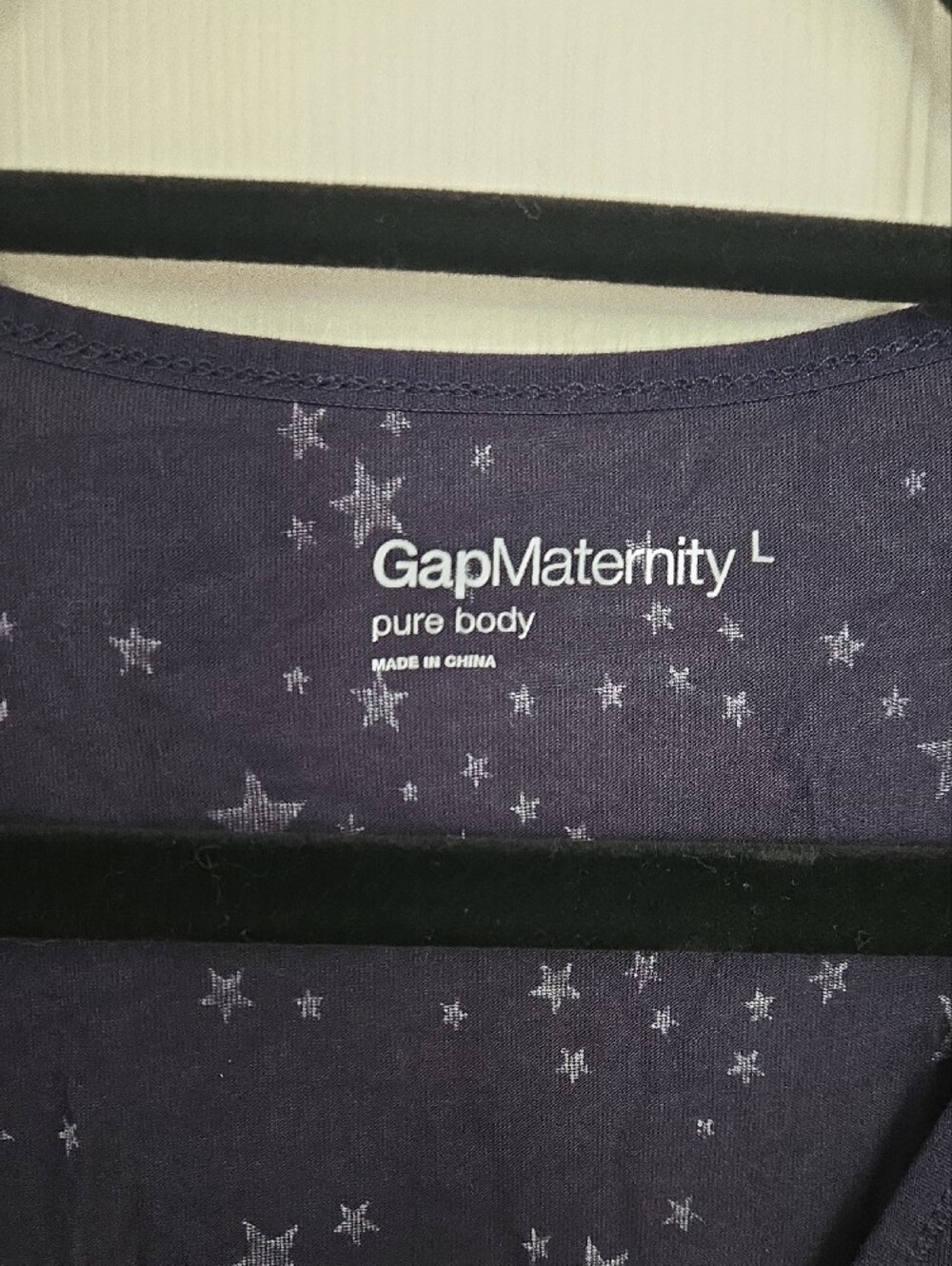 GAP Maternity Navy with White Star Print Top - Picture 2 of 4